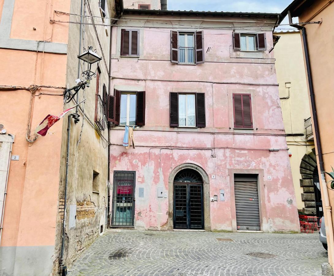 Nepi - Appartamento Centro Storico Duomo Экстерьер фото
